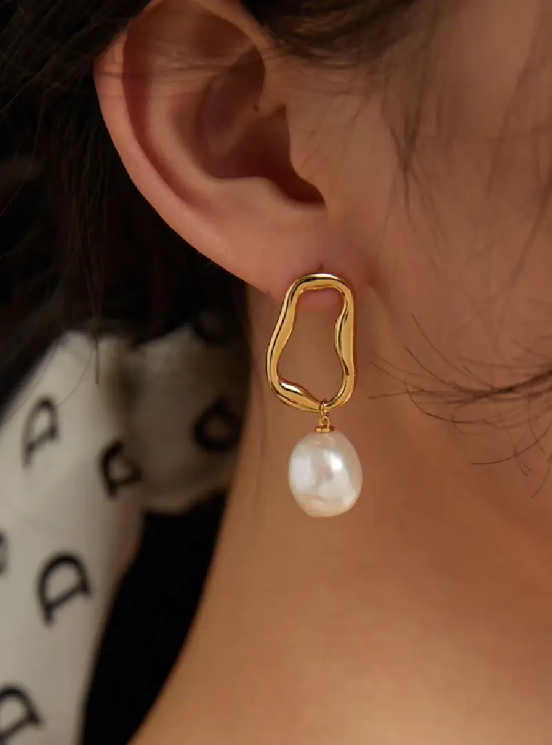 Art of Imperfection Baroque Pearl Earrings 04