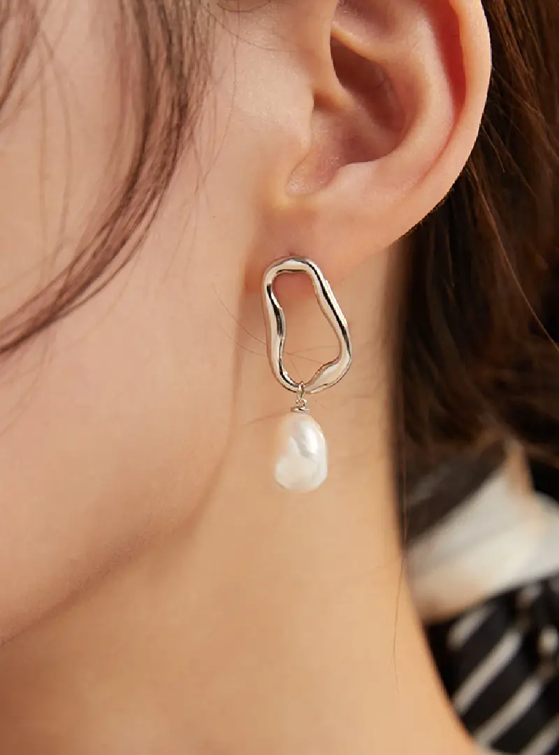 Art of Imperfection Baroque Pearl Earrings 05