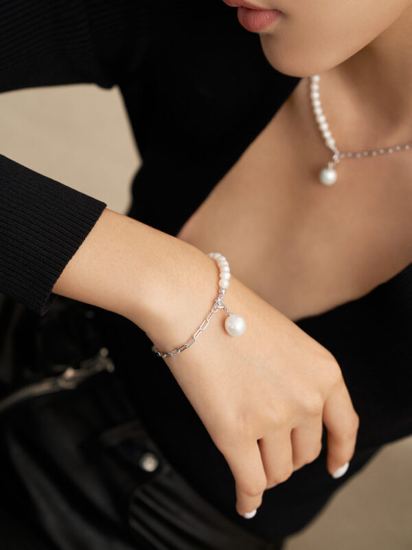baroque-pearl-bracelet-with-unique-shape-03
