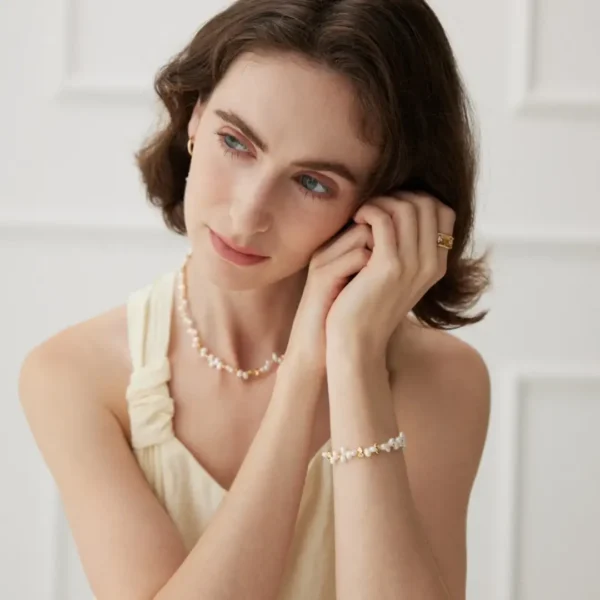 Delicate Luminescence Natural Pearl Bracelet 06