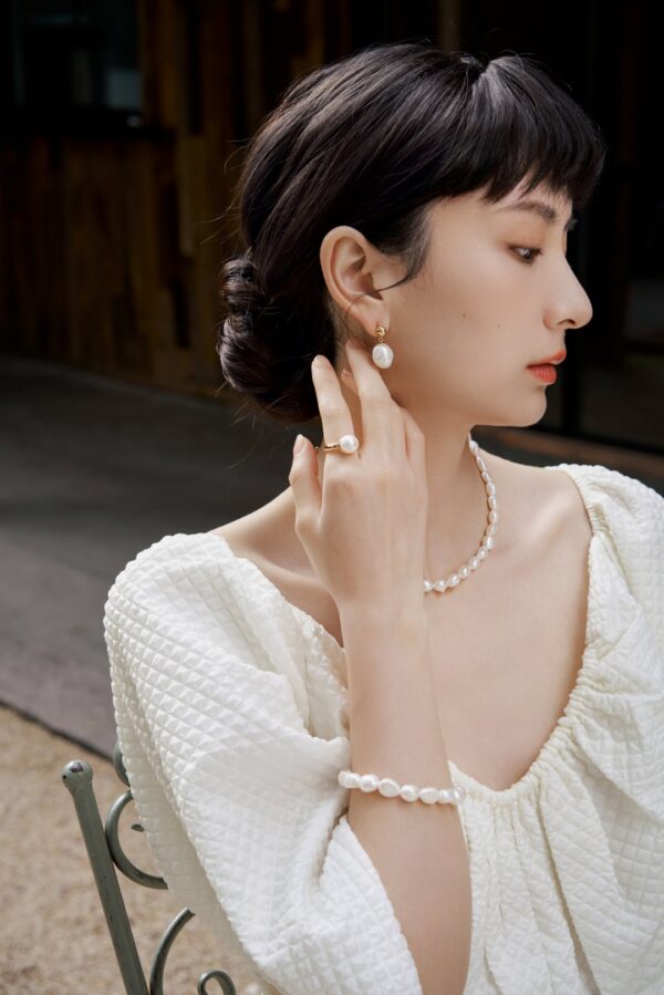 french-baroque-pearl -bracelet-04