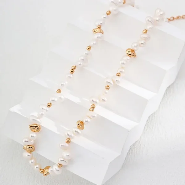 Gradual Elegance Natural Pearl Necklace 02
