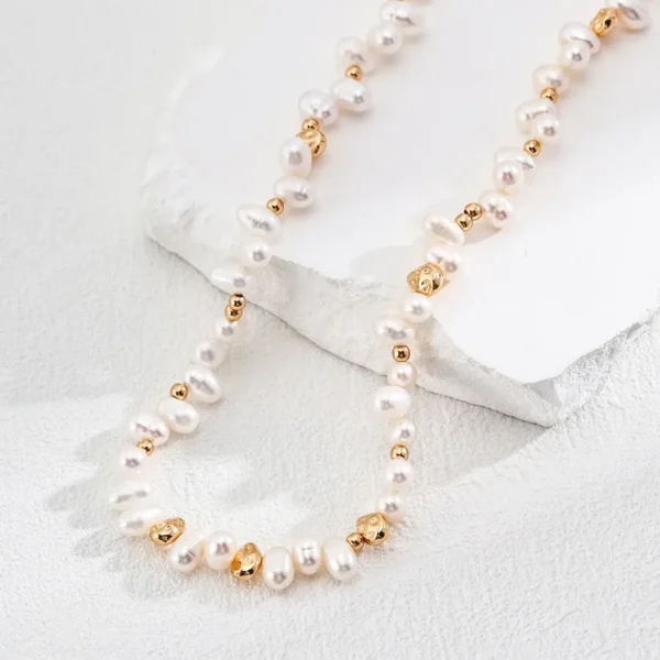 Gradual Elegance Natural Pearl Necklace 03