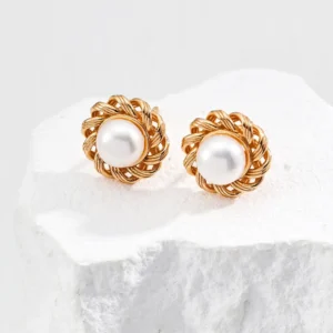 Minimalist French Elegance Natural Pearl Earrings 01