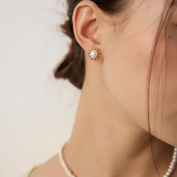Minimalist French Elegance Natural Pearl Earrings 05