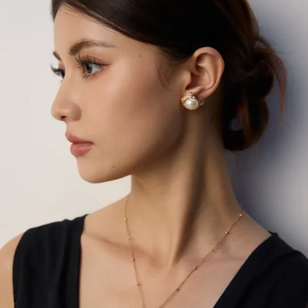 Minimalist Natural Pearl Pendant Necklace 06