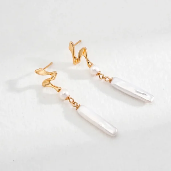 Modern Flow Natural Pearl Drop Earrings 01
