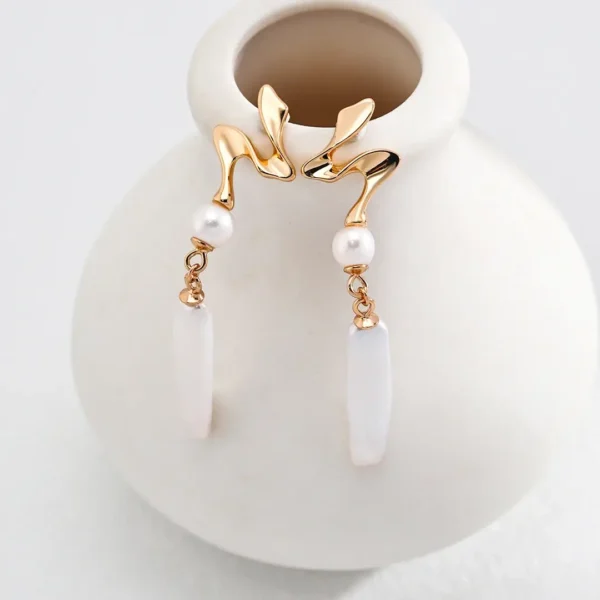 Modern Flow Natural Pearl Drop Earrings 02